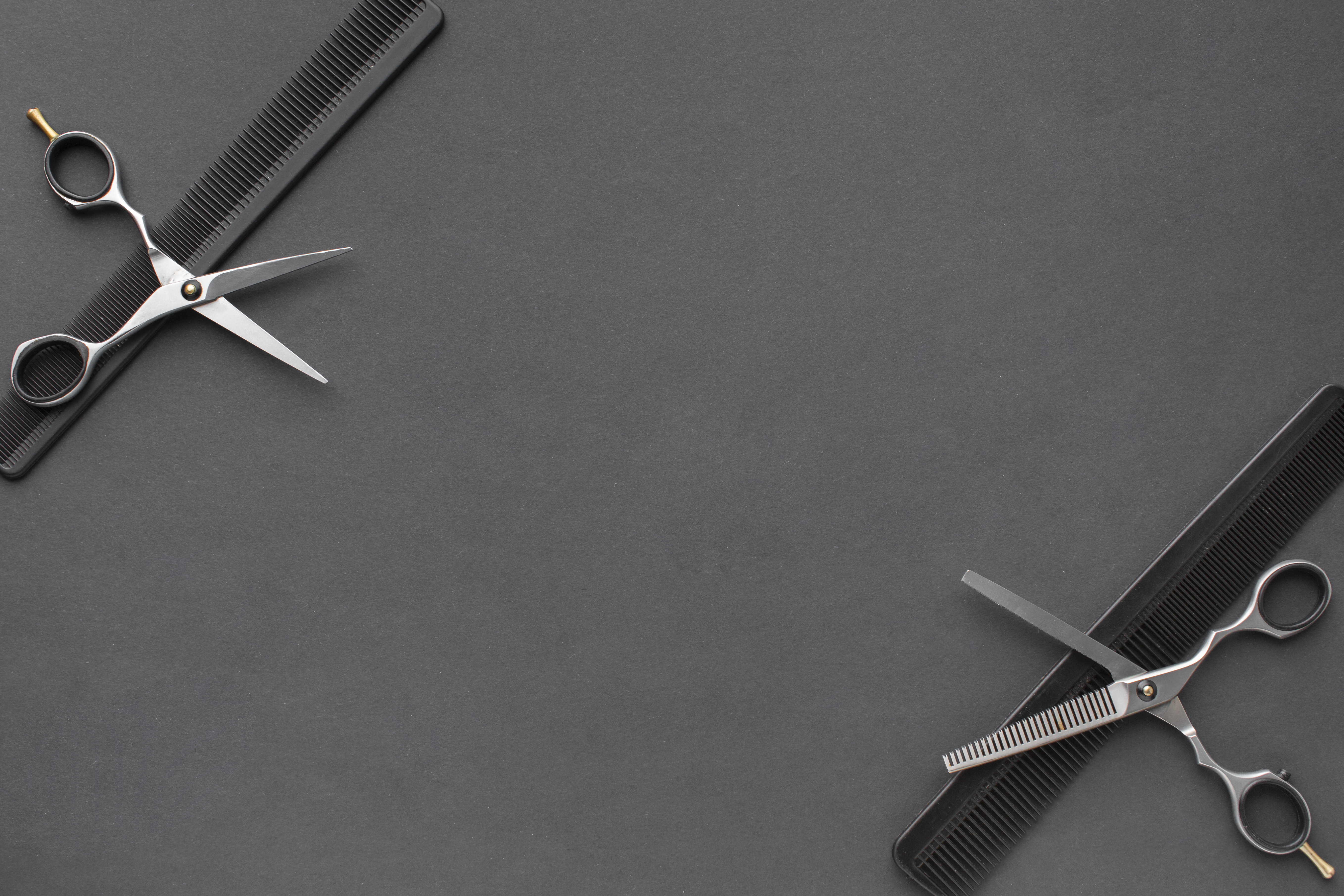 scissors-combs-copy-space